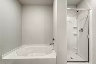 8218 Sunberry Shadow Dr, Houston, TX 77016 - Photo 7