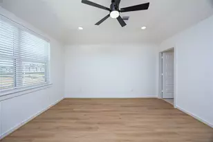 1976 Longmire Villas Ct, Conroe, TX 77304 - Photo 21