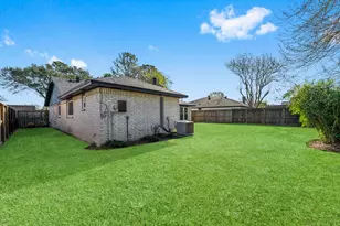 7526 Hablo Dr, Houston, TX 77083 - Photo 21