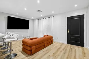 7402 Alabonson Rd, Houston, TX 77088 - Photo 7