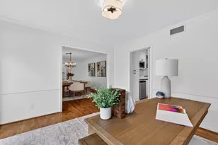 8015 Fairdale Ln, Houston, TX 77063 - Photo 19