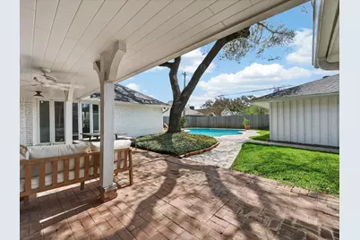 8015 Fairdale Lane, Houston, TX 77063 - Photo 37