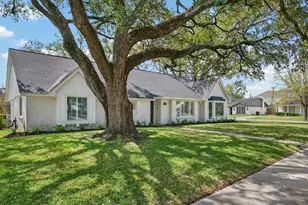 8015 Fairdale Ln, Houston, TX 77063 - Photo 3