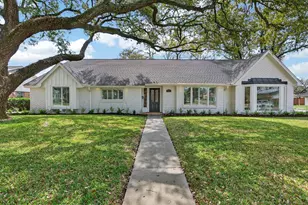 8015 Fairdale Ln, Houston, TX 77063 - Photo 43