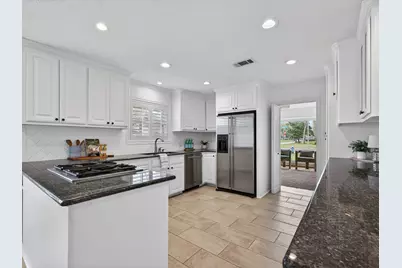 8015 Fairdale Lane, Houston, TX 77063 - Photo 11