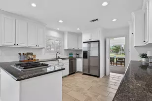 8015 Fairdale Ln, Houston, TX 77063 - Photo 11