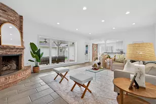 8015 Fairdale Ln, Houston, TX 77063 - Photo 7