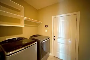 3741 Debbie Ave, Groves, TX 77619 - Photo 15