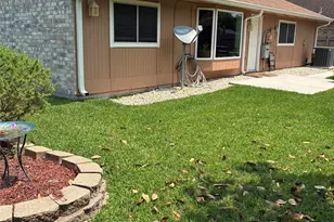 10900 Linwood Ct, La Porte, TX 77571 - Photo 7
