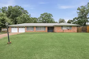 4760 Fieldwood Ln, Beaumont, TX 77706 - Photo 1