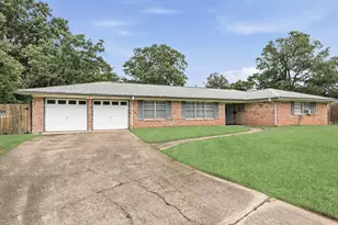 4760 Fieldwood Ln, Beaumont, TX 77706 - Photo 3