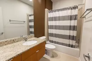 2402 Morgan St, Houston, TX 77006 - Photo 19