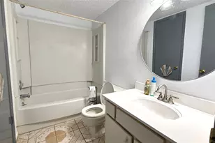 11889 Bob White Dr, Houston, TX 77035 - Photo 7