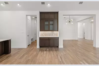 12122 Grassy Bend Drive, Mont Belvieu, TX 77523 - Photo 11