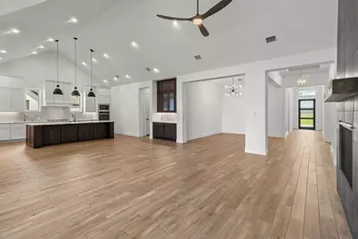 12122 Grassy Bend Drive, Mont Belvieu, TX 77523 - Photo 17