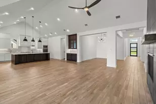 12122 Grassy Bnd Dr, Mont Belvieu, TX 77523 - Photo 17