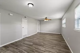 1914 Larrabee St, Seabrook, TX 77586 - Photo 11