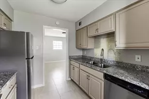 1914 Larrabee St, Seabrook, TX 77586 - Photo 29