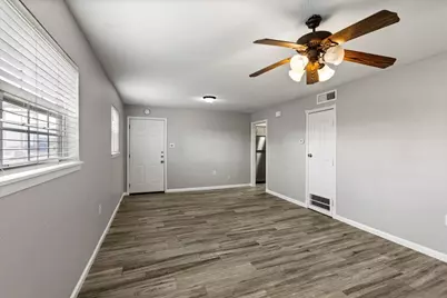 1914 Larrabee Street #1-12, Seabrook, TX 77586 - Photo 13