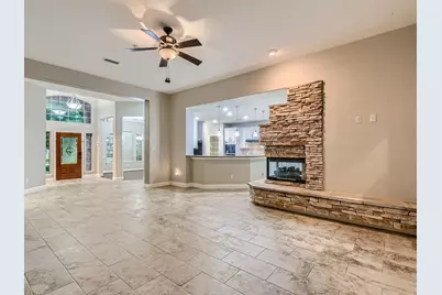 27 W Prairie Dawn Circle, The Woodlands, TX 77385 - Photo 5