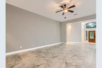 27 W Prairie Dawn Circle, The Woodlands, TX 77385 - Photo 3