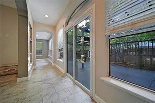 27 W Prairie Dawn Cir, The Woodlands, TX 77385 - Photo 19