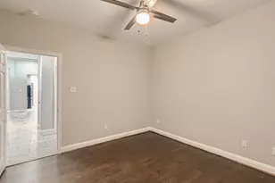 27 W Prairie Dawn Cir, The Woodlands, TX 77385 - Photo 37