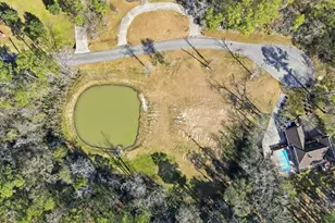 1301 Lakeview Dr, Sour Lake, TX 77659 - Photo 1