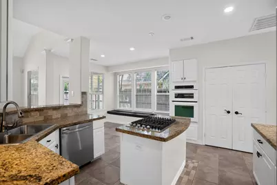 22 E Sterling Pond Circle, Spring, TX 77382 - Photo 11