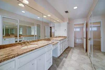 2313 Nantucket Drive #B, Houston, TX 77057 - Photo 13