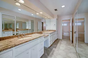 2313 Nantucket Dr, Houston, TX 77057 - Photo 13