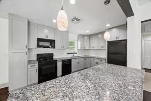 611 Marleen St, Houston, TX 77034 - Photo 3