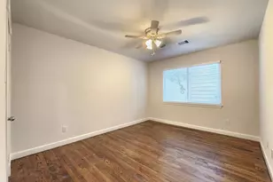 5603 Arboles Dr, Houston, TX 77035 - Photo 17