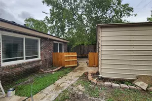 5603 Arboles Dr, Houston, TX 77035 - Photo 23