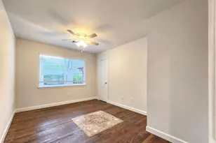 5603 Arboles Dr, Houston, TX 77035 - Photo 19