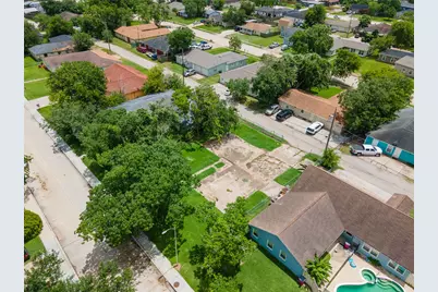 1735 W 7th Street, Freeport, TX 77541 - Photo 1