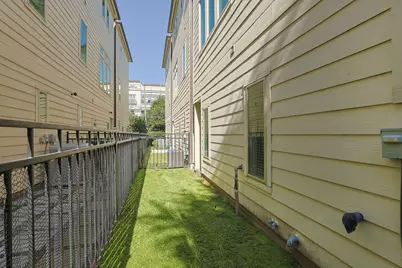 2239 Chenevert Street, Houston, TX 77003 - Photo 41