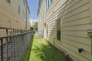 2239 Chenevert St, Houston, TX 77003 - Photo 41