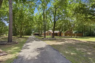 223 Pin Oak Ln, Magnolia, TX 77354 - Photo 5