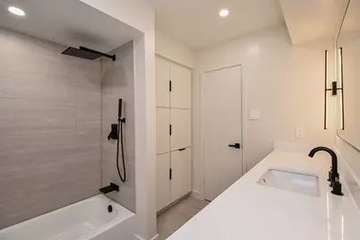 426 E Fair Harbor Lane, Houston, TX 77079 - Photo 23