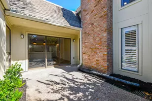 426 E Fair Harbor Ln, Houston, TX 77079 - Photo 25