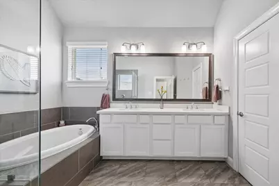 1018 Shepherd Oaks Drive, Houston, TX 77018 - Photo 23