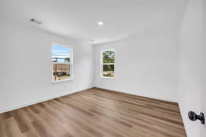 9818 Sandra Street #B, Houston, TX 77016 - Photo 13