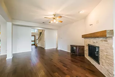 633 Clarenda Falls Drive, Sugar Land, TX 77479 - Photo 13