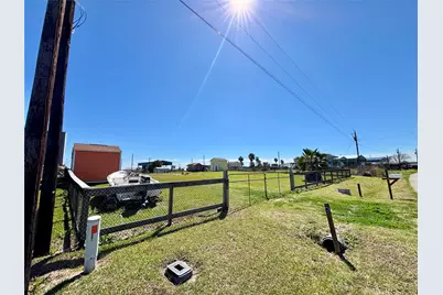 355 County Road 202, Sargent, TX 77414 - Photo 5