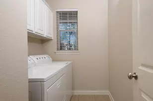 50 E Pipers Green, The Woodlands, TX 77382 - Photo 9