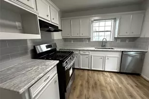 1010 Palestine St, Conroe, TX 77301 - Photo 9