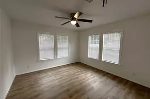 1010 Palestine St, Conroe, TX 77301 - Photo 13