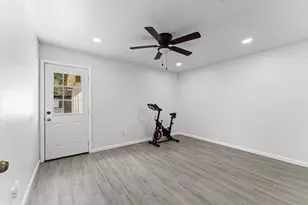 11535 Ella Lee Ln, Houston, TX 77077 - Photo 17