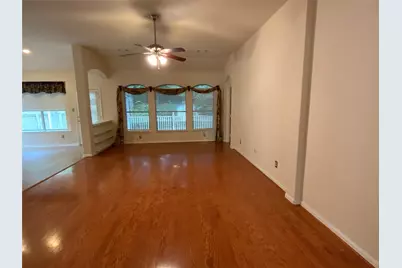 118 W Russet Grove Circle, The Woodlands, TX 77384 - Photo 11